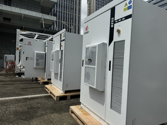 UL認定 LiFePO4産業用電池エネルギー貯蔵システム IP55 107.52KWH - 125.44KWH